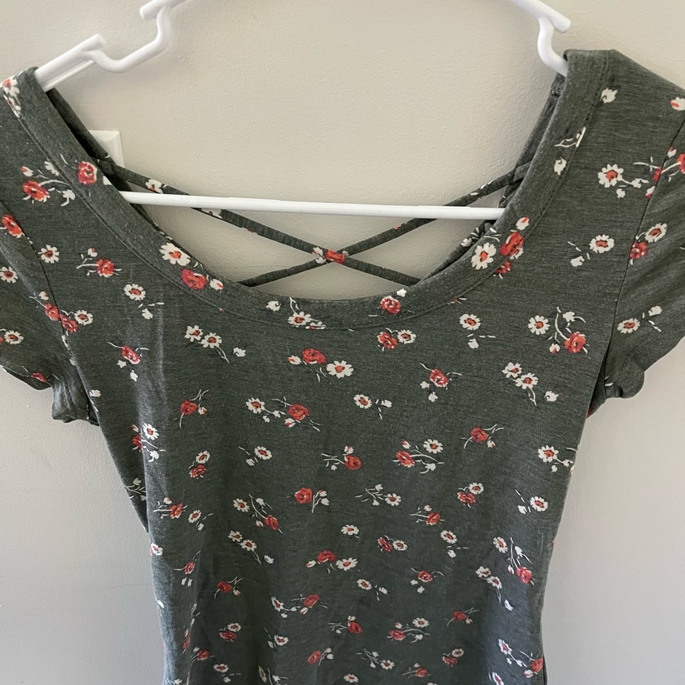 Floral Print t shirt with Crisscross Back